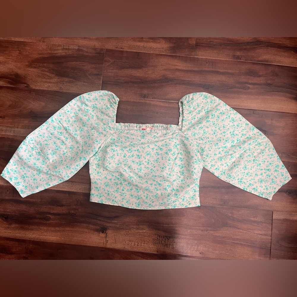 Levi’s Floral Blue & White Crop Top Blouse With Puff Sleeves